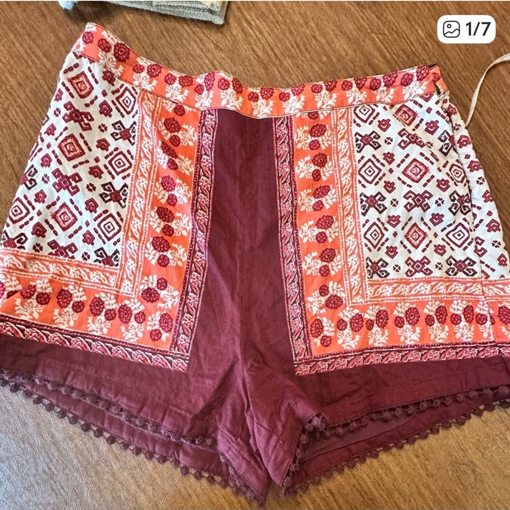 🌺 Hollister Boho Print High Waist Shorts – Juniors Size 7